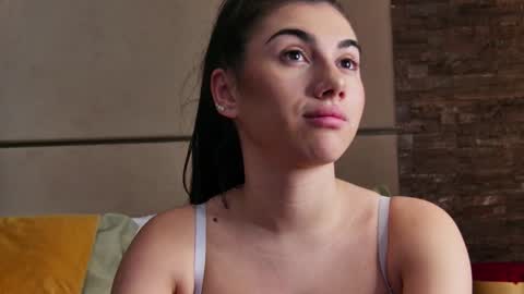 Snapshot of kyrahill_ chatting on 01-12-25, 01:32 Kyra online show from 01-12-25, 01:32