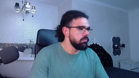 Snapshot of kysonrhodes chatting on 12-18-25, 05:24 KysonRhodes online show from 12-18-25, 05:24