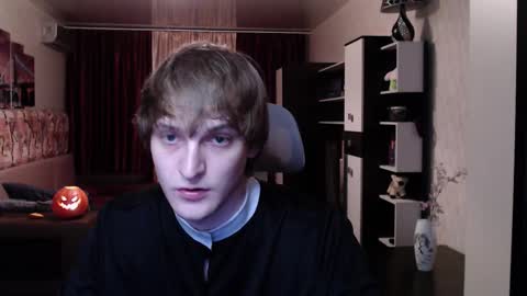 Snapshot of l1onkennedy chatting on 10-31-25, 02:18 l1onkennedy online show from 10-31-25, 02:18