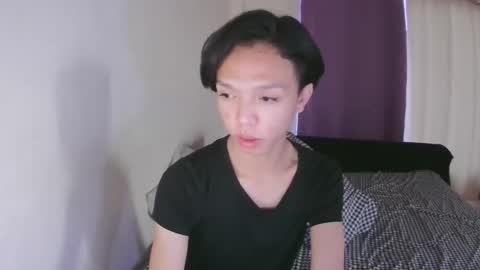 Snapshot of la_ura chatting on 11-23-25, 09:58 Laura online show from 11-23-25, 09:58