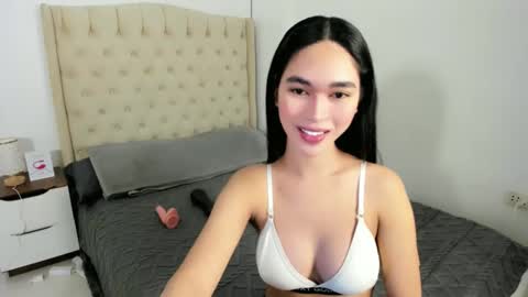 Snapshot of la_vida_lena_ chatting on 01-20-25, 04:32 la_vida_lena_ online show from 01-20-25, 04:32