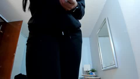 Cris  online show from 12-20-24, 11:43