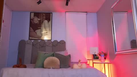 Cris  online show from 12-26-24, 11:54