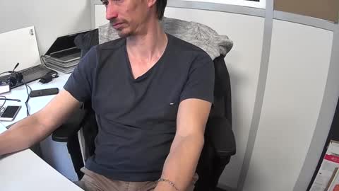 labelette007 online show from 12-18-24, 01:45