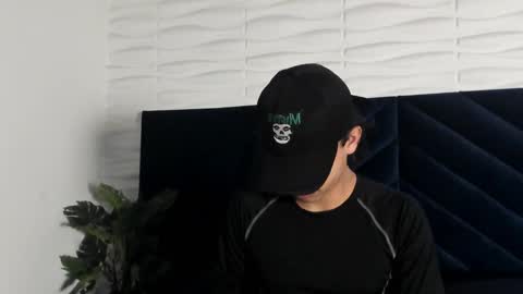 Snapshot of labrinthteasing chatting on 01-18-26, 01:37 labrinthteasing online show from 01-18-26, 01:37