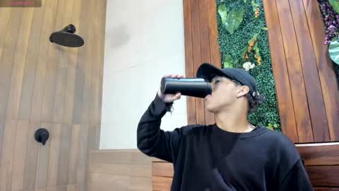 Snapshot of labrinthteasing chatting on 02-17-26, 01:40 labrinthteasing online show from 02-17-26, 01:40