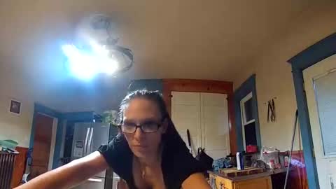 Snapshot of lacedinleather chatting on 11-08-25, 12:33 LacedInLeather online show from 11-08-25, 12:33