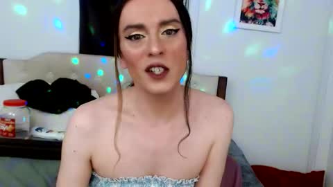 Lacey Phoenix online show from 12-19-25, 02:51