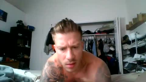 Snapshot of lacrioxcum18 chatting on 03-06-25, 04:17 lacrioxcum18 online show from 03-06-25, 04:17