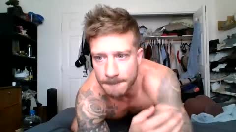 Snapshot of lacrioxcum18 chatting on 10-01-25, 04:24 lacrioxcum18 online show from 10-01-25, 04:24