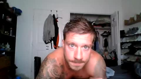 Snapshot of lacrioxcum18 chatting on 10-22-25, 04:40 lacrioxcum18 online show from 10-22-25, 04:40