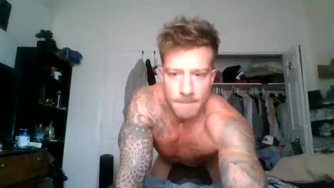 Snapshot of lacrioxcum18 chatting on 10-26-25, 03:18 lacrioxcum18 online show from 10-26-25, 03:18