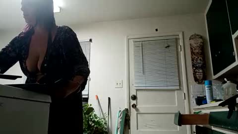 lacybell online show from 12-29-24, 04:38