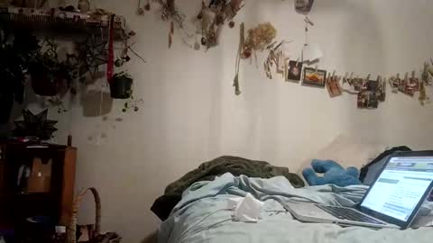 lacybell online show from 10-24-25, 12:19