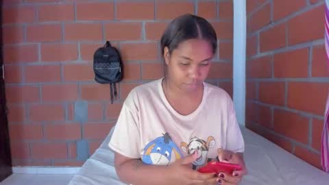 Snapshot of ladahear_ chatting on 02-08-25, 07:16 Akyra online show from 02-08-25, 07:16