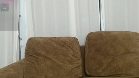 Mia online show from 11-09-25, 06:39