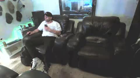 Snapshot of ladshed chatting on 10-13-25, 05:02 Hectic online show from 10-13-25, 05:02