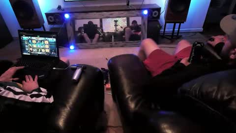 Snapshot of ladshed chatting on 10-30-25, 08:20 Hectic online show from 10-30-25, 08:20