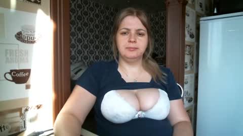 Snapshot of lady_cute_cat chatting on 10-15-25, 03:06 lady cute cat29 online show from 10-15-25, 03:06
