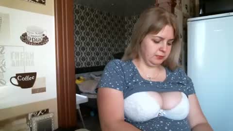 Snapshot of lady_cute_cat chatting on 10-21-25, 02:34 lady cute cat29 online show from 10-21-25, 02:34