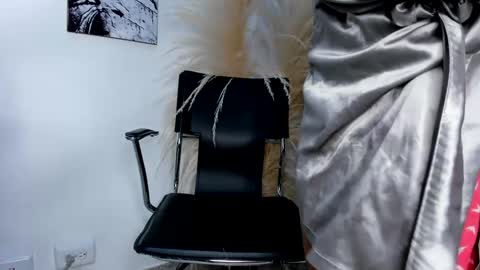 LADY  online show from 01-25-25, 05:07