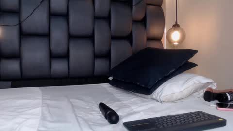 LADY  online show from 02-01-25, 05:07