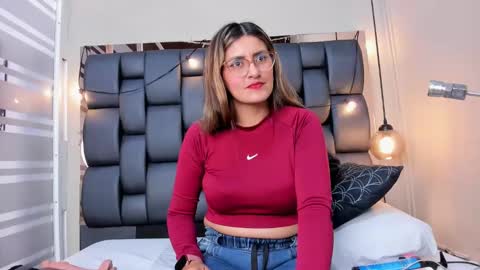 LADY  online show from 09-17-25, 02:02