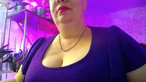 Lady Gloria online show from 10-18-25, 06:16