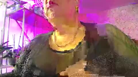 Lady Gloria online show from 10-19-25, 05:41