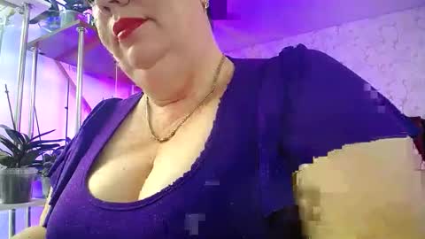 Lady Gloria online show from 11-14-25, 07:07