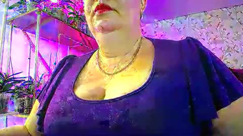 Lady Gloria online show from 11-16-25, 06:30