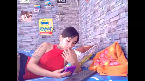 Snapshot of lady_godss chatting on 12-17-25, 09:32 Lady godss online show from 12-17-25, 09:32