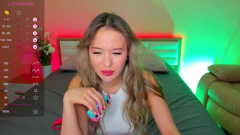 Snapshot of lady_killer_kris chatting on 12-29-24, 03:11 Krissy online show from 12-29-24, 03:11