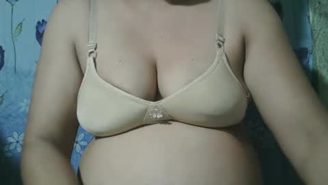 lady_love063 online show from 01-04-25, 07:13
