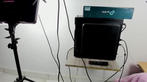 Snapshot of lady_miss___ chatting on 10-22-25, 03:01 lady_miss___ online show from 10-22-25, 03:01