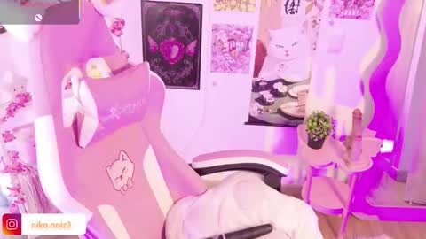 Snapshot of lady_noize chatting on 02-21-26, 09:16 Lady online show from 02-21-26, 09:16