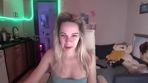 lady_smile69 online show from 12-04-25, 04:44