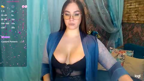 Amely online show from 11-22-25, 04:33