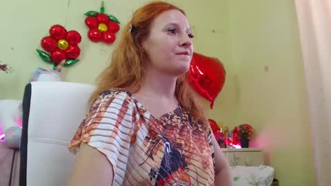 Snapshot of ladybigsmile chatting on 02-22-25, 12:29 Sima Ladybigsmile online show from 02-22-25, 12:29