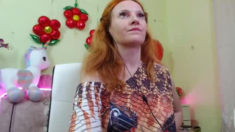 Snapshot of ladybigsmile chatting on 02-22-25, 06:52 Sima Ladybigsmile online show from 02-22-25, 06:52