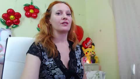 Snapshot of ladybigsmile chatting on 02-25-25, 11:00 Sima Ladybigsmile online show from 02-25-25, 11:00