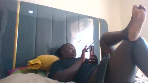lindah32 online show from 12-11-24, 07:09