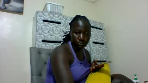 lindah32 online show from 03-04-25, 10:27