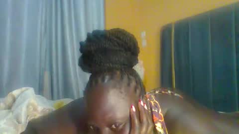 lindah32 online show from 12-16-25, 06:24