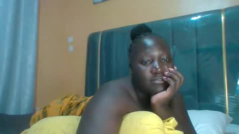 lindah32 online show from 02-15-26, 05:42