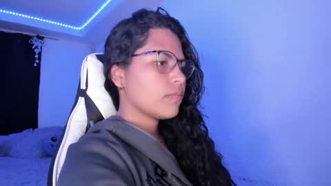  Lady  online show from 12-11-24, 05:00