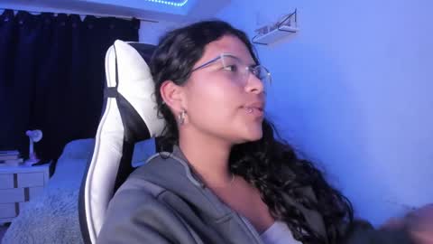  Lady  online show from 02-02-25, 09:30
