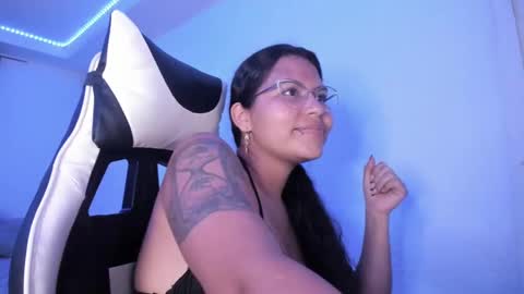  Lady  online show from 03-01-25, 12:28