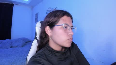  Lady  online show from 11-30-25, 03:21