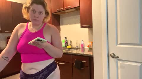 ladycooks23 online show from 09-25-25, 03:16